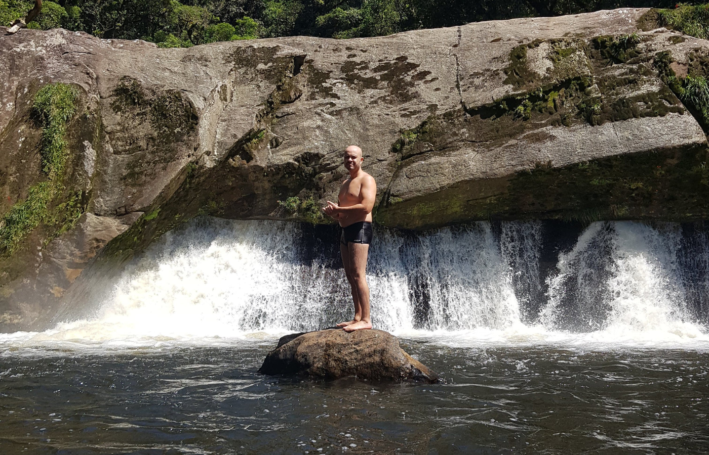 CACHOEIRA PEDRA FURADA 1400X900 (5)